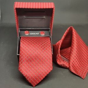 Matching tie, pocket square and cufflinks set